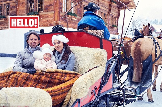 
Mới đây Tamara Ecclestone cùng chồng con đã xuất hiện trên tạp chí Hello, người đẹp giàu có chia sẻ mong ước có thêm con nhưng không phải trong năm 2017.
