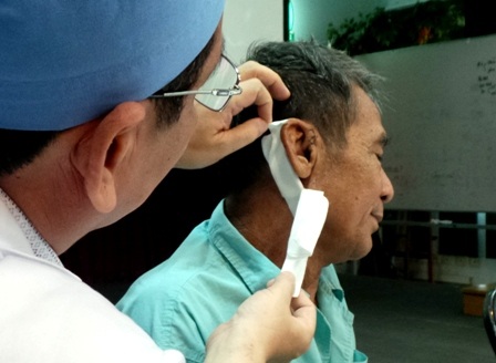 Nhiễm trùng nặng vì “bỏ quên” chân nhang 2cm trong lỗ rò tai - 3 Sau phẫu thuật tình trạng nhiễm trùng vùng tai đã được đẩy lùi
