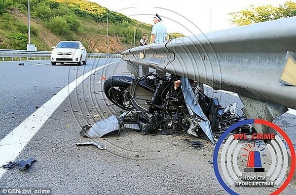 Hiện trường vụ tai nạn giao thông khiến Pronina tử vong, chiếc xe mô tô của cô đã bị hư hỏng hoàn toàn