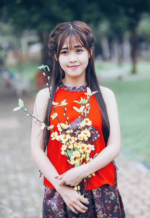 4 cô giáo trẻ xinh đẹp cuốn hút dân mạng thời gian qua - 7 Cô giáo Thanh Tâm trẻ đẹp như học sinh cấp 3