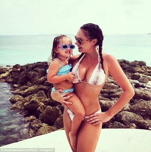 Tamara Ecclestone hầu như không rời con gái suốt 3 năm qua - 1
Tamara Ecclestone hạnh phúc khoe hình ản mới nhất bên con gái cưng Sophia, 3 tuổi. Cô bé là kết quả cuộc hôn nhân giữa Tamara Ecclestone và Jay Rutland