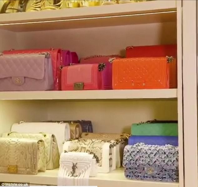 Tủ đồ hiệu giá 1 triệu bảng Anh của con gái tỷ phú F1 - 3
Bộ sưu tập túi xách hàng hiệu giá hơn 100 nghìn bảng Anh của Tamara