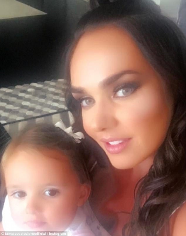 Tamara Ecclestone hầu như không rời con gái suốt 3 năm qua - 3
Sophia không phải một phần cuộc sống của tôi mà thực sự là cả cuộc đời của tôi. Tôi nghĩ lần lâu nhất tôi xa con bé chỉ hơn 6 phút.