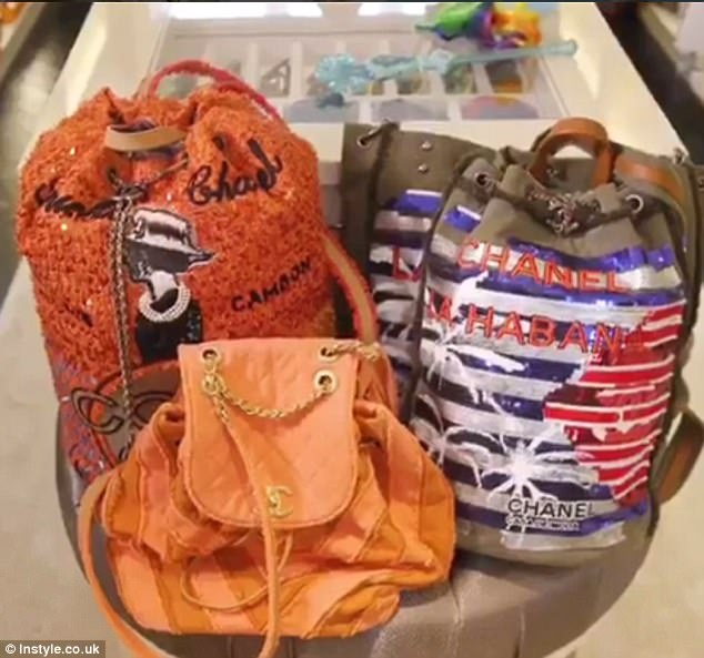 Tủ đồ hiệu giá 1 triệu bảng Anh của con gái tỷ phú F1 - 6
Tamara Ecclestone thừa nhận khi ngắm tủ đồ cô mới nhận ra có rất nhiều món đồ cô đã quên là mình có nó, người đẹp cũng có tủ đồ riêng dành cho thời trang hè và đông