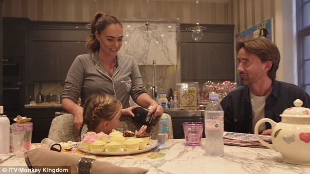 Con gái tỷ phú F1 đầu tư hoàng tráng trang trí nhà cửa dịp Giáng sinh - 8
Tamara Ecclestone thừa hưởng hàng trăm triệu đô la Mỹ từ bố, tỷ phú Bernie Ecclestone nên cô có cuộc sống an nhàn và giàu có.