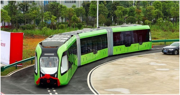 Tàu chạy trên đường ray ảo đầu tiên trên thế giới ở Trung Quốc - 3
ART hoạt động mà không cần đường ray bằng sắt như các tàu hỏa, tàu điện thông thường, thay vào đó chúng chạy trên một đường ray ảo nhờ hệ thống cảm biến.