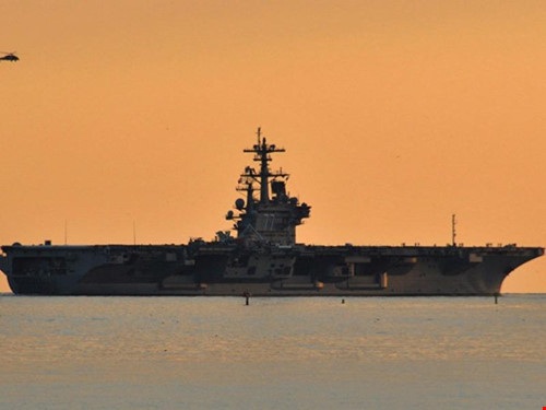 Mỹ tiếp tục đưa tàu sân bay tới "trấn" Trung Đông - 1 Tàu sân bay USS George H.W.Bush của Mỹ. Ảnh: U.S. NAV