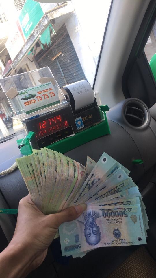 Xôn xao chuyện chàng trai Thanh Hoá bỏ 12 triệu thuê taxi đi gặp người yêu - 1 Hình ảnh kết thúc chuyến hành trình được tài xế taxi chia sẻ trên mạng xã hội