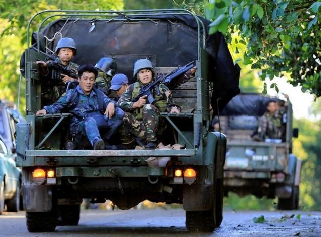 Giao tranh ở thành phố của Philippines bị phiến quân chiếm đóng, 44 người chết - 1
Philippines đã điều động lực lượng đặc nhiệm tới Marawi để giành lại quyền kiểm soát Marawi từ phiến quân. (Ảnh: Reutesr)