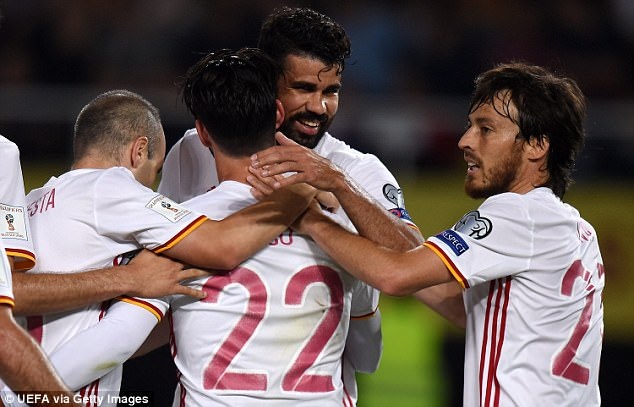 
Tây Ban Nha ép sân và không mất nhiều thời gian để tạo nên khác biệt
