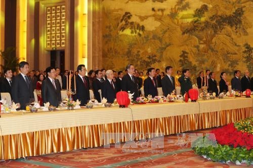 Tổng Bí thư: Mối bang giao Việt - Trung nằm ở sự thân tình của người dân - 1
Tổng bí thư Nguyễn Phú Trọng dự lễ Chào mừng kỷ niệm 67 năm thiết lập quan hệ ngoại giao Việt Nam-Trung Quốc - (Ảnh TTXVN)