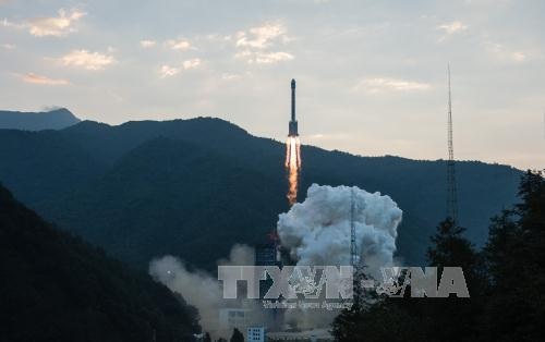 Đến 2020, Trung Quốc hoàn thiện hệ thống vệ tinh định vị toàn cầu - 1
Tên lửa Trường Chinh-3B mang theo vệ tinh Bắc Đẩu rời bệ phóng năm 2015. Ảnh: THX/TTXVN