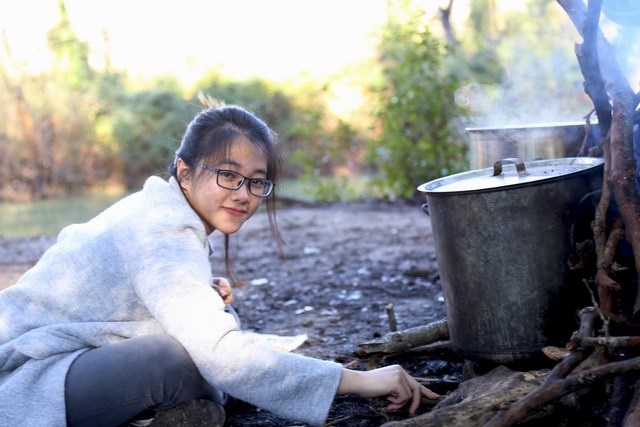 “Xách tay” nguyên liệu Việt, DHS Montpellier gói bánh chưng đón Tết muộn - 6 “Xách tay” nguyên liệu Việt, DHS Montpellier gói bánh chưng đón Tết muộn - 6
