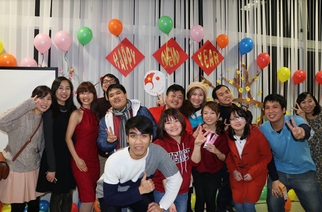 Bạn trẻ Việt tụ họp bên mâm cỗ Tết tại Osaka - 7 Bạn trẻ Việt tụ họp bên mâm cỗ Tết tại Osaka - 7