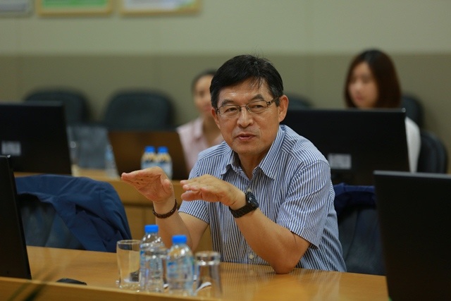 TGĐ Samsung Việt Nam "sốc" với lý do người Việt "sính" hàng ngoại - 1 Ông Shim Won Hwan, Tổng Giám đốc của Samsung Việt Nam
