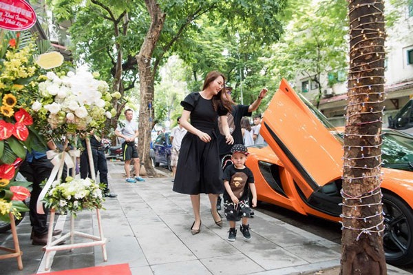 Gia đình hạnh phúc của Ngọc Thạch.