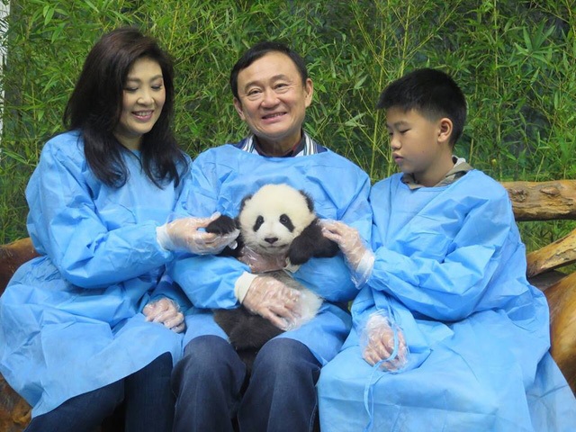 Bà Yingluck bị nghi bỏ trốn nhờ sự giúp đỡ của anh trai Thaksin - 1
Cựu Thủ tướng Thái Lan Yingluck Shinawatra và anh trai Thaksin (Ảnh: Chiangraitimes)