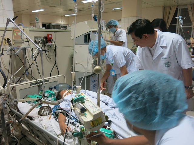 Nhiều mẫu nước chạy thận nhân tạo không đạt chất lượng - 1 Sự cố xảy ra khiến 8 bệnh nhân chạy thận tử vong đã tìm ra nguyên nhân do nước chạy thận tồn dư hóa chất độc hại.