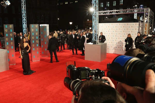 Dàn người đẹp rạng ngời trên thảm đỏ lễ trao giải BAFTA - 12
Thandie Newton thanh lịch trên thảm đỏ