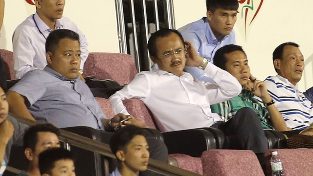 Xem xét lại vai trò tổ chức V-League của VPF? - 2 Hình ảnh của VPF hiện nay tương tự như hình ảnh mà người ta thấy nơi các quan chức hàng đầu của tổ chức này trong sự cố trên sân Thống Nhất tối 19/2: Có cũng được mà không có... cũng vậy (ảnh: Anh Hải)