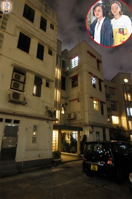 “Con rơi” Thành Long báo cảnh sát vì bị mẹ “bạo hành bằng lời nói” - 1
Con gái rơi của Thành Long gọi cảnh sát tới nhà riêng với lý do bị mẹ ruột bạo hành bằng lời nói.