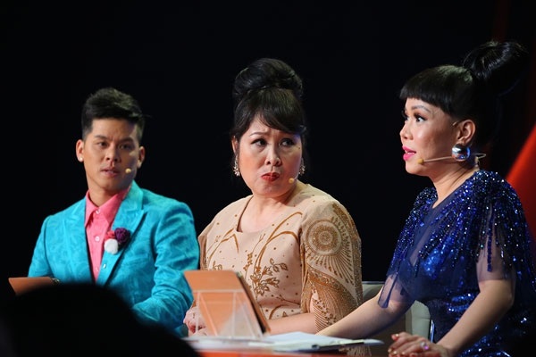 Trấn Thành khao khát vợ sinh con gái - 2 NSND Hồng Vân và danh hài Việt Hương tranh giành đòi bé Kelvin làm con rể.