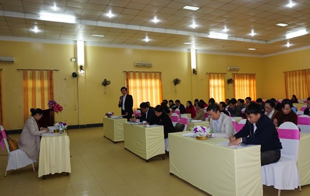 Nhiều cán bộ công chức bán "hàng xách tay" không rõ nguồn gốc - 1 Các đại biểu kỳ họp thứ 5 HĐND tỉnh Nghệ An khóa XVII tại phiên thảo luận tổ