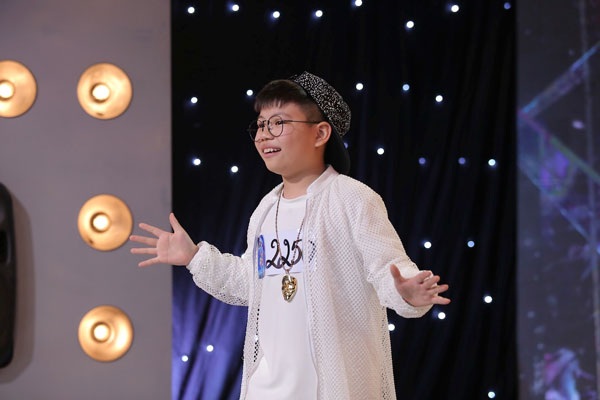 Cô bé khiếm thị khiến giám khảo rơi nước mắt tại Vietnam Idol Kids - 4 Thí sinh Đào Mạnh Cường.