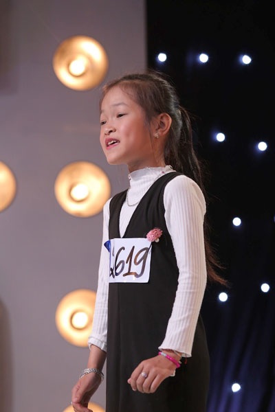 Cô bé khiếm thị khiến giám khảo rơi nước mắt tại Vietnam Idol Kids - 3 Nguyễn Thục Trinh.