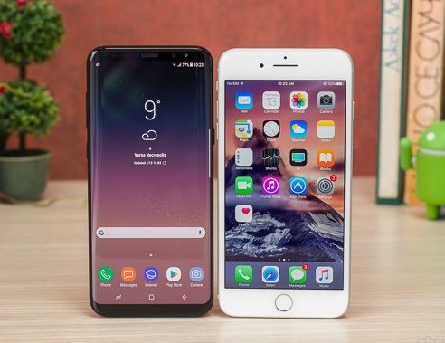 Sụt giảm thị phần, Samsung và Apple vẫn tiếp tục “thống trị” thị trường smartphone - 1 Samsung và Apple tiếp tục thống trị trên thị trường smartphone, nhưng khoảng cách đã dần thu hẹp với các hãng bám đuổi