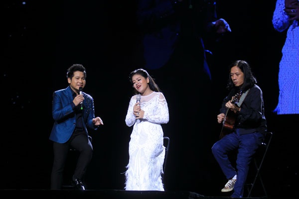 Anh Thơ diện váy tiền tỷ “liều lĩnh” hát nhạc Ngô Thụy Miên - 4 Anh Thơ diện váy tiền tỷ “liều lĩnh” hát nhạc Ngô Thụy Miên - 4