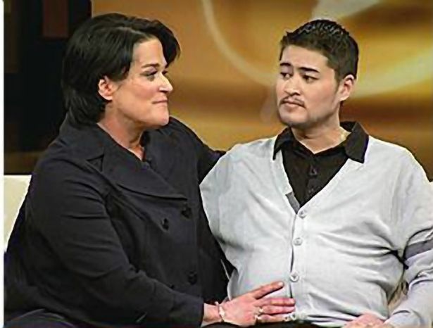 
Thomas Beatie là người đàn ông đầu tiên trên thế giới sinh con

