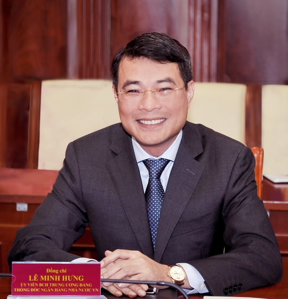 Thống đốc Lê Minh Hưng nói gì về điều hành lãi suất, tỷ giá 2017? - 1
Thống đốc Lê Minh Hưng cho biết, do áp lực mục tiêu tăng trưởng cao nên điều hành lãi suất năm 2017 phải linh hoạt, đảm bảo ổn định được mặt bằng lãi suất cơ bản và cố gắng phấn đấu giảm được mặt bằng lãi suất trung và dài hạn như Chính phủ chỉ đạo.