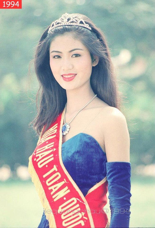 Những Hoa hậu hiếm hoi không “nâng cấp vòng 1”, “đập mặt xây lại” - 10 Từ khi đăng quang vào năm 1994 đến nay, Hoa hậu Việt Nam Thu Thủy vẫn giữ được vẻ đẹp sắc sảo, kiêu kỳ. Gương mặt của cô tuyệt nhiên không có sự can thiệp của dao kéo từ đó đến nay.
