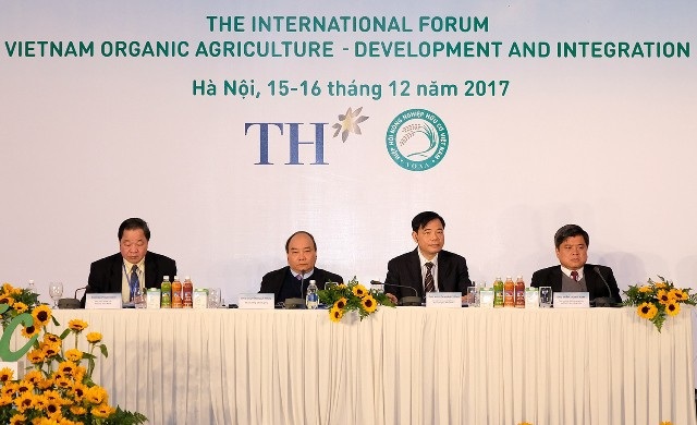 Formosa tính bán tro bay, đại gia ngõ hẻm bỏ tỷ USD "ôm" cô gái đẹp Sabeco - 4 Thủ tướng thúc giục phát triển nông nghiệp hữu cơ