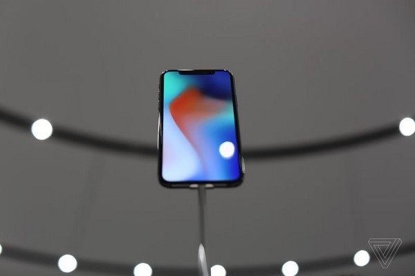 Cận cảnh iPhone X - điện thoại đặc biệt nhất từ trước đến nay của Apple - 6 Cận cảnh iPhone X - điện thoại đặc biệt nhất từ trước đến nay của Apple - 6