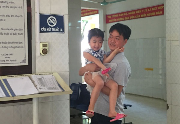 Ngành Y tế Lào Cai: Đảm bảo môi trường sạch không khói thuốc trong bệnh viện - 1 Tại các bệnh viện ở Lào Cai dễ dàng nhìn thấy các biển cấm hút thuốc lá trong khuôn viên bệnh viện. Ảnh: Internet.