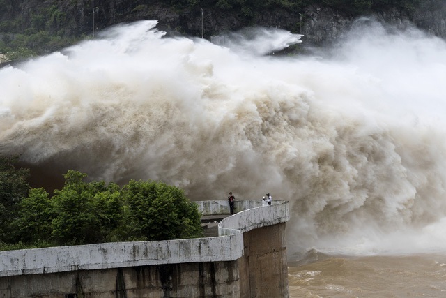 Hàng loạt hoạt động khai thác nguồn nước sắp phải đóng phí - 1 Phương pháp tính, mức thu tiền cấp quyền khai thác tài nguyên nước sắp được áp dụng. (Ảnh minh họa: Đàm Quang).