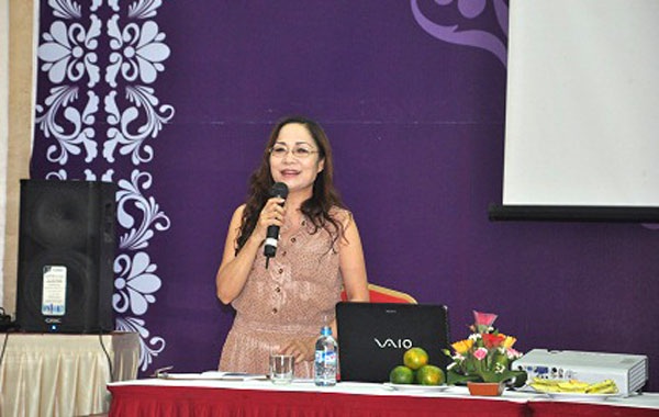 NSND Thúy Mùi cho biết, trong chuỗi chương trình Hà Nội đêm thứ 7 không có sự tham gia của Xuân Hinh vì nghệ sĩ đã xin nghỉ hưu.