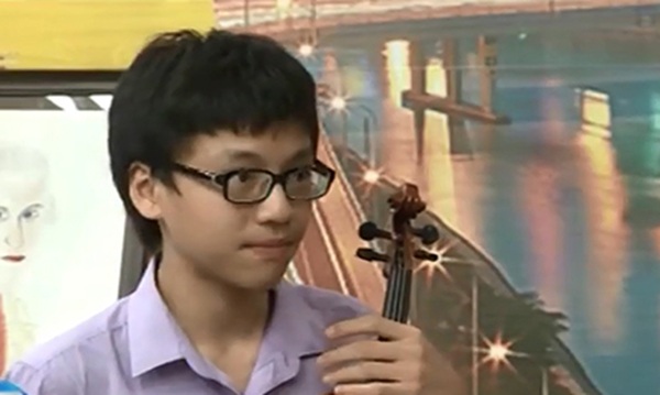 Gặp "trò cưng" của Bùi Công Duy là Gương mặt trẻ Thủ đô 2016 - 1 Thần đồng violin Trần Lê Quang Tiến