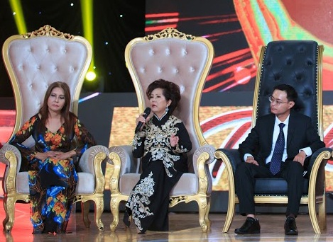 Danh ca Giao Linh không muốn bước ra sân khấu khi bị gọi là “nữ hoàng nhạc sến” - 3 Nữ danh ca đặc biệt cảm kích khi khán giả đã thương mến bolero và đưa dòng nhạc này lên sóng truyền hình.