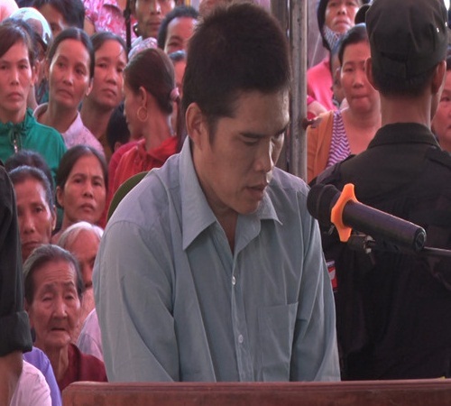 17 năm tù cho kẻ giết vợ giấu xác trong bồn nước - 1
Đối tượng giết vợ giấu xác bị tuyên phạt 17 năm tù.