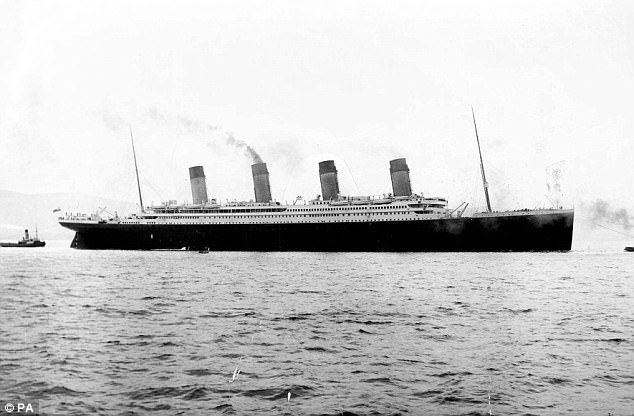 Khám phá xác tàu Titanic "huyền thoại" dưới lòng đại dương với giá 2,3 tỷ đồng - 3 Hình ảnh tàu Titanic rời cảng Southampton (Anh) trong cuộc hành trình đầu tiên tới New York (Mỹ)