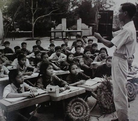 Thầy dạy chúng em biết mơ ước thành người - 1 Thầy dạy chúng em biết mơ ước thành người - 1