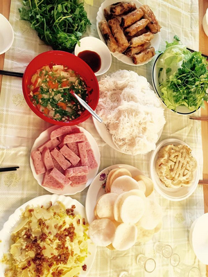 ... Hoặc bằng những món ngon đậm đà vị quê hương