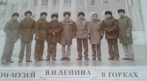 Mối tình "màu xanh áo lính" - 6 Thời kỳ đi học ở Liên Xô (anh Ngô Văn Quý đứng ngoài cùng bên phải).