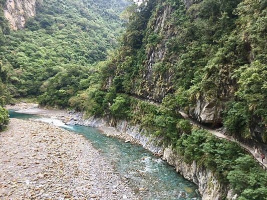 "Đặc sản" Gió ở nơi ngắm hoàng hôn đẹp nhất xứ Đài - 4 Trecking xuyên núi đường rất đẹp