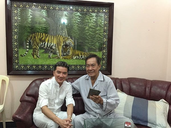 Nhiều ca sĩ từng tổ chức đêm nhạc để quyên góp tiền giúp đỡ nam nhạc sĩ. Ảnh: TL.