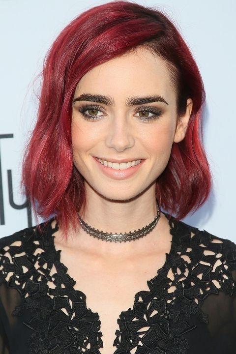 
Lily Collins cá tính với tóc đỏ
