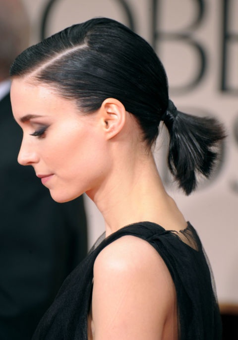 Người đẹp Hollywood “biến hóa” với tóc buộc sành điệu - 4
Rooney Mara